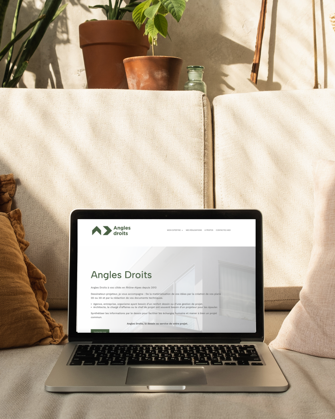 Angles droits, nouveau site web par Bee Comm